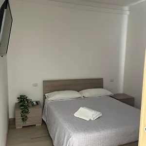 Apt. N. 5 Milano